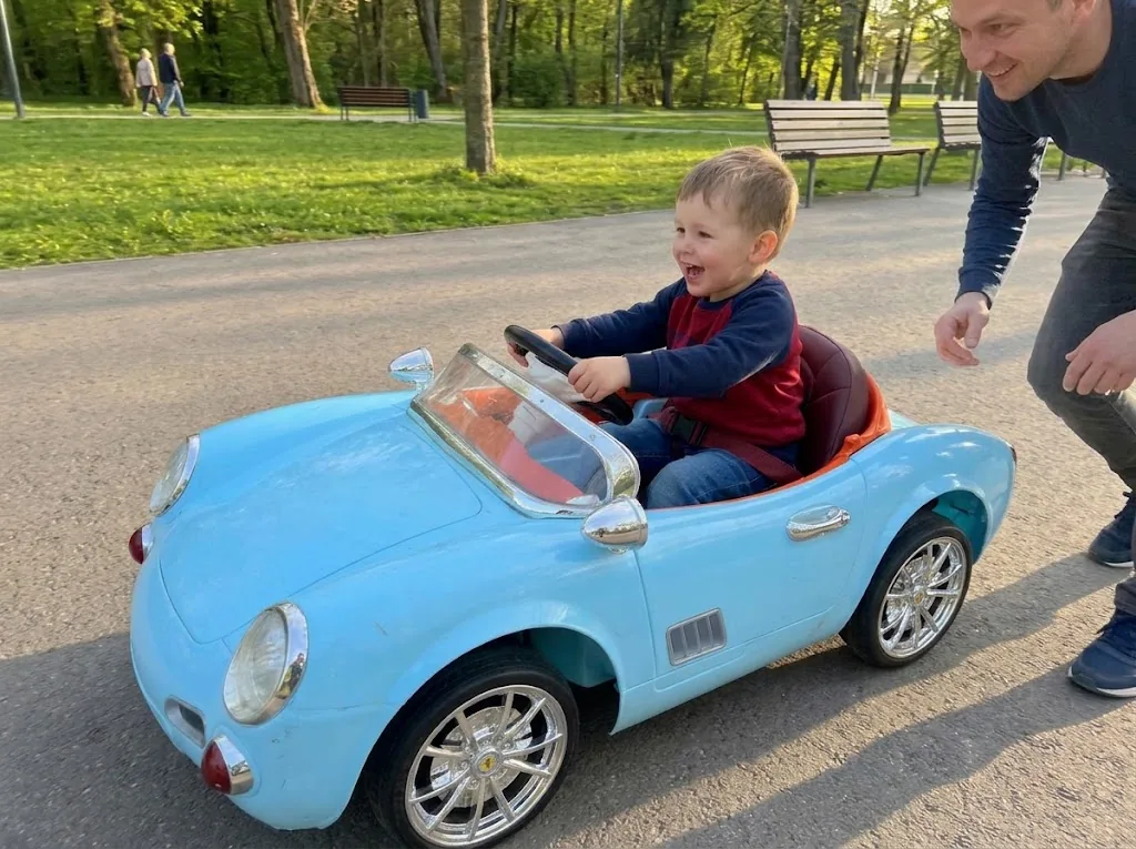 Mūsų 12 V automobiliukas
